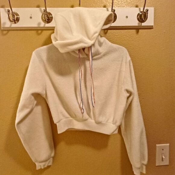 Furry white Crop hoodie - Picture 1 of 5